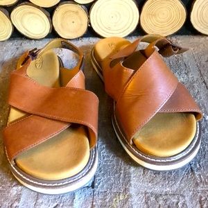 Keen Women's Lana Cross Strap Sandal in Brown/Tortoise Shell